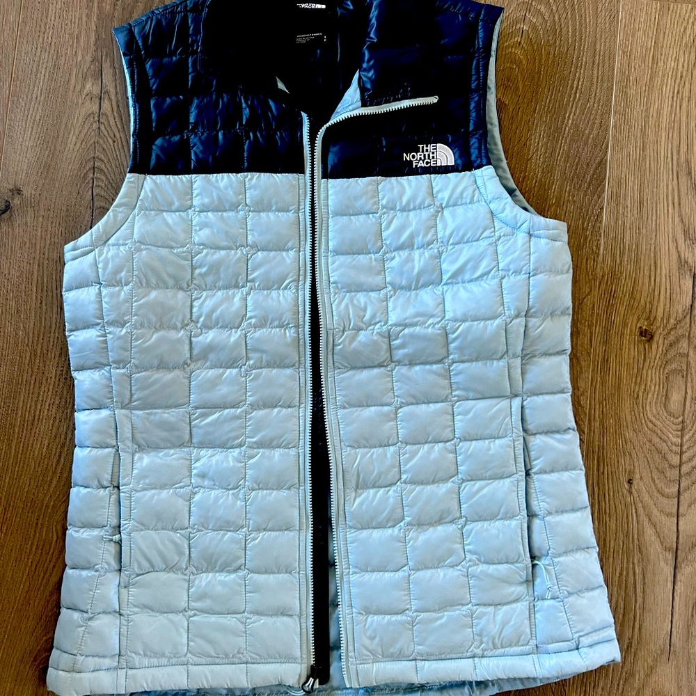 Women's North Face vest size small